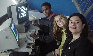 A partir da esquerda: Adriano, Juliana, Silvania - Informática